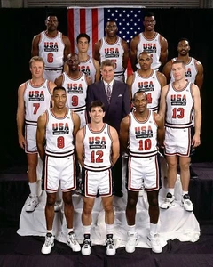 1992 USA DREAM TEAM 8X10 PHOTO BASKETBALL PICTURE BIRD MAGIC MALONE JORDAN EWING - Picture 1 of 1