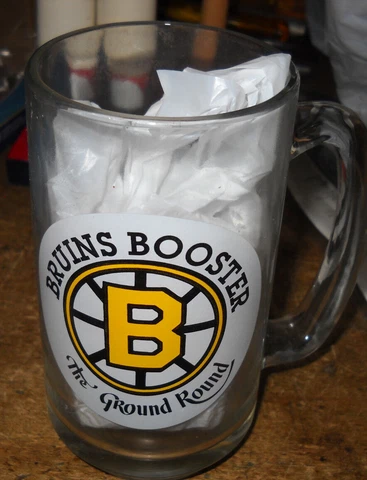 VINTAGE BOSTON BRUINS BEER SODA GLASS MUG THE GROUND ROUND Cover