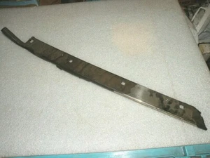 1967-68 CAPRICE IMPALA SPORT SEDAN/COUPE LEFT FRONT DRIP MOLDING 7670129 NOS GM - Picture 1 of 3
