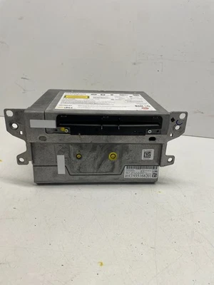 Receptor de radio BMW 328i AM-FM-CD CI935168201 Foto 1 de 4