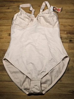 Triumph pants corselet Elasti Cross + cotton TS, size 90 D, skin, new & original packaging * Vintage - Image 1 of 4