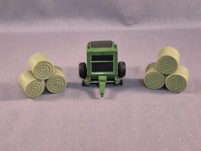 Ertl John Deere 568 Megawide Round Baler w/6 Hay Bale's Green Diecast Metal 1:64 - Image 1 of 4