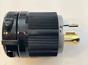 NEMA L5-20, 2 POLE, 3 WIRE, 20A, 125V LOCKING PLUG, UL LISTED - Picture 1 of 3