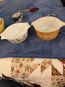 2 vintage casserole oven ware no lids - Picture 1 of 8