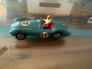 DINKY TOYS 110 ASTON MARTIN DB3 SPORTS Number 17 Green - Picture 1 of 5
