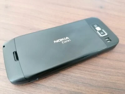 Nokia E52 in Schwarz / Hervorragend - Refurbished  / black / Smartphone - Bild 1 von 4