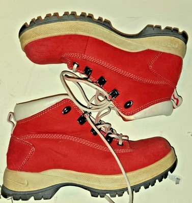 耐克 Air Max Goadome ACG 靴子红色麂皮绒女式 7 — 第 1/4 张图片