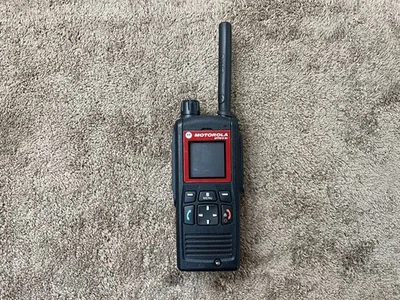 MOTOROLA MTP810EX Tetra Radio 380-430MHz PT911BLEX transceiver H04PCF6TZ5AN - Image 1 of 4