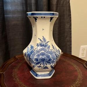 Beautiful Vintage DAIC Delft Style Hand Painted Vase  - Picture 1 of 6