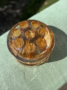 Vintage Ringelblume irisierend Karneval Glas Blume Frosch - 8 Löcher 2 1/2” x 1 3/8” - Bild 1 von 7