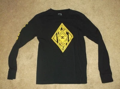 Men's T-shirt - DC Shoe Co - Black - Size Small - Image 1 of 4