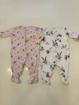 Next Preloved set of 2 baby girls floral sleepsuits size first size - Image 1 of 4