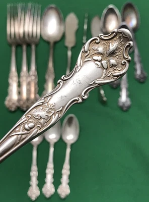 14 Pc CHARTER OAK Silverplated FORKS KNIVES + PLACE/DEMI/TEASPOONS 1847 Rogers - Image 1 of 4