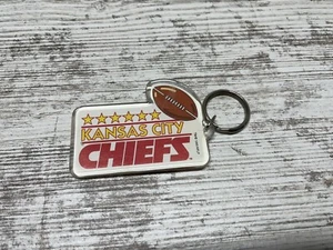 Vintage Kansas City Chiefs NFL Kunststoff Schlüsselanhänger Key Chain Souvenir | Rot - Bild 1 von 3