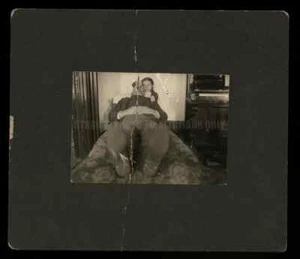 weird old photo / unusual perspective - kind of creepy antique 1900s - Picture 1 of 1