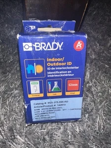 Cartucho de etiquetas de vinilo Brady de identificación interior/exterior blanco sobre rojo M21-750-595-RD - Imagen 1 de 2