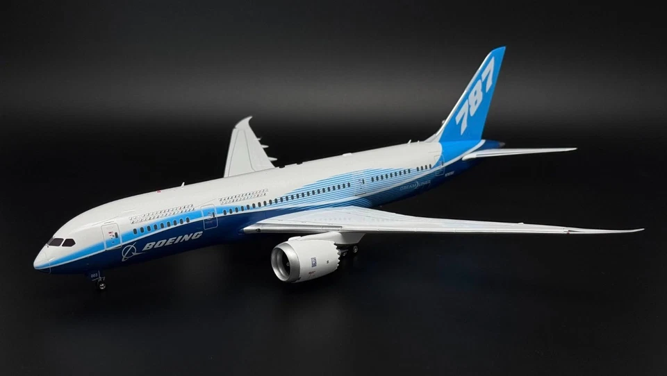 Boeing / Boeing 787-8 Dreamliner / N787BX / KJ-B788-106 / 1:200 Foto 1 de 4