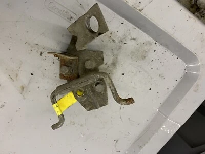 Soporte silenciador freno emergencia Triumph TR7 1980  Foto 1 de 4