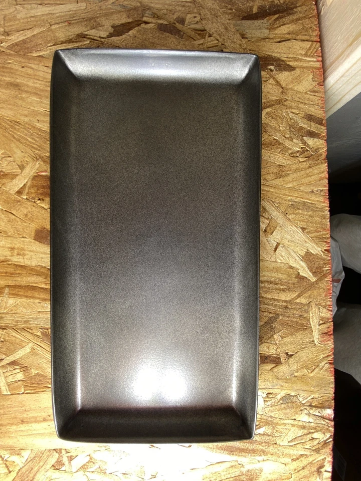 Bandeja de aluminio con acabado metálico envejecido gris - umbral Foto 1 de 1