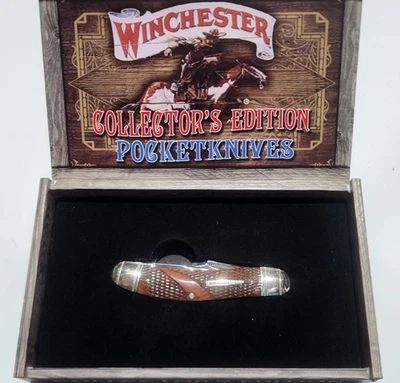 Navaja de Bolsillo Winchester Edición Coleccionista Sowbelly WN39049C Cubiertos de 3 Hojas Foto 1 de 4