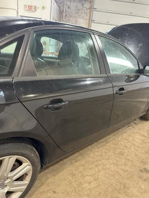 Used Rear Right Door Assembly Rear Side fits: 2011 Audi A4 Sdn Rear Right Grade Foto 1 de 4