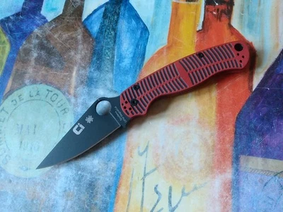 Spyderco Paramilitary 2, Black Magnacut Plain Blade, Red/Black G-10 Handle - Image 1 of 4