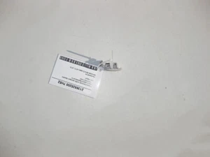 Mercedes-Benz A2136925200 7H52 Soporte de conexión cubierta cinturón trasero derecho - Imagen 1 de 4