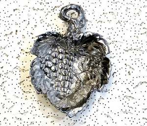 Vintage 1993 ARTHUR COURT Pewter WINE GRAPES LEAVES Plate Olive Serving Dish - Picture 1 of 5