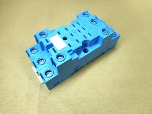 Finder Relay 94.73  socket(NIB) - Picture 1 of 2