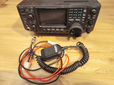 ICOM IC-746  Communications - HF/VHF Transceiver, gehobene Klasse mit Mikrofon - Bild 1 von 4