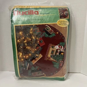 Bucilla Santa's Lodge Felt Tree Skirt Kit 84276 - Picture 1 of 5