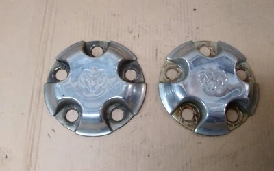 Dodge Ram 1500 2004 juego de dos tapas centrales para rueda de acero revestida cromada de 17" 2162B Foto 1 de 4