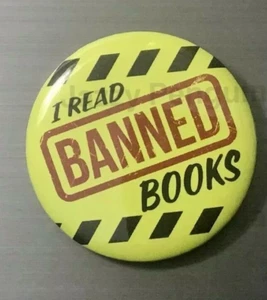 LEO LIBROS PROHIBIDOS BOTÓN PIN 2,25" Amarillo Censura Literatura Gusano Libro Pro - Imagen 1 de 1