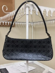 Auth.Salvatore Ferragamo elegant evening purse. - Picture 1 of 12