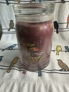 Yankee Candle 20 oz. Jar - Home Sweet Home Scent NEW Burns 120 Hours - Picture 1 of 4