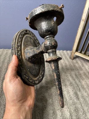 Aplique de pared gótico de hierro fundido antiguo accesorio de luz herramienta cortapelos Buffalo Foto 1 de 4