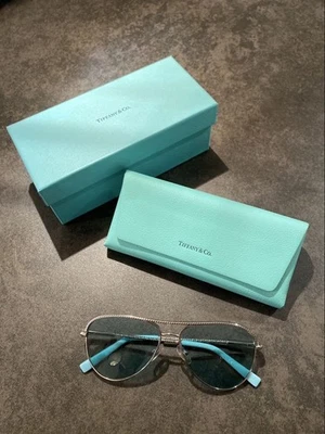 Gafas de sol Tiffany & Co. TF3062 Diamond Point Aviator plateadas azules Italia auténticas Foto 1 de 4