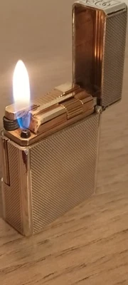 ACCENDINO DUPONT BR SMALL PLACCATO ARGENTO FUNZIONANTE SEGNI D'USO CON INIZIALI - Immagine 1 di 4