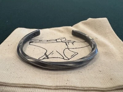 Brazalete retorcido Studebaker de plata de ley .925 - pátina de trabajo - tamaño pequeño Foto 1 de 4