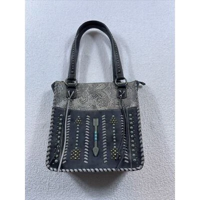 Cartera Montana West Cuero Carbón/Gris Herramientas Flecha Acentos Turquesa Foto 1 de 4