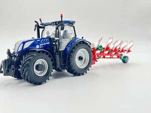 Britains New Holland T7.300 Tractor & Kverneland 2300S Plough 1:32 Scale Model - Picture 1 of 6
