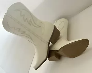 NIB Western Heel Cowgirl Boots Womens Sz 11 White Embroidered Short Cowboy Shoes - Picture 1 of 24