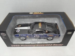 Diecast Napa 2014 Crown Jewels 1969 Mustang Boss 302 Racer 1:24 diecast new - Picture 1 of 6