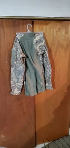 ARMY COMBAT SHIRT (SIZE: MED NSN:8415-01-548-7206 DIGITAL PATTERN) - Picture 1 of 10