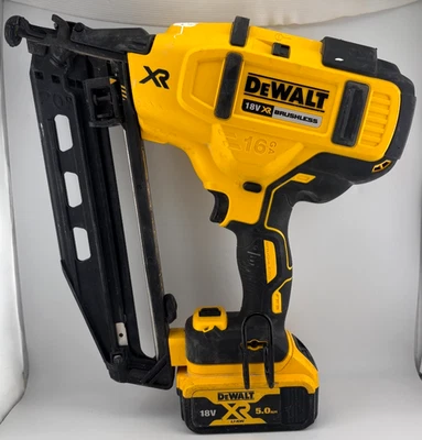 DEWALT DCN660 32-63mm 18V Li-Ion XR Brushless Second Fix Cordless Nail Gun 5.ah - Image 1 of 4