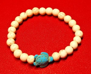 Ocean & Company Sea Turtle White And Turquoise Beaded Bracelet, Stretchy - NEW - Picture 1 of 5