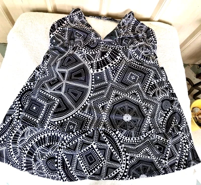 Jaclyn Smith Tankini 2 piezas Halter Top Falda/Bakini Parte Inferior L-XL Diseño Negro/Blanco Foto 1 de 4