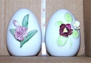 Weißes Ei 2D Blumen Keramik Salz & Pfefferstreuer Deko Shabby Chic Landhaus - Bild 1 von 7