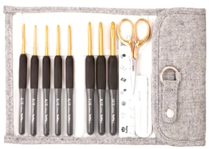 Tulip Etimo Black 8 Crochet Hook Set TP1166 Gold Scissors Storage Case - Picture 1 of 9