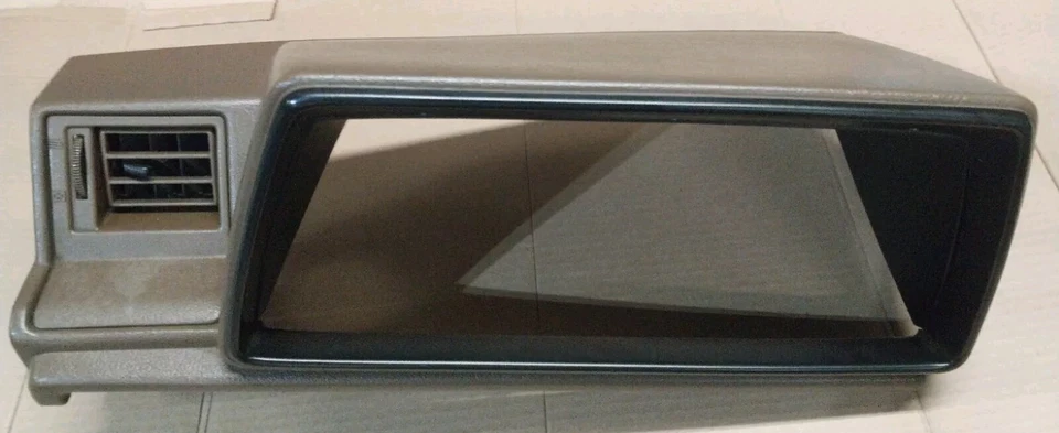 Toyota Van 1986. Cápsula de velocímetro / bisel de tablero. Foto 1 de 4